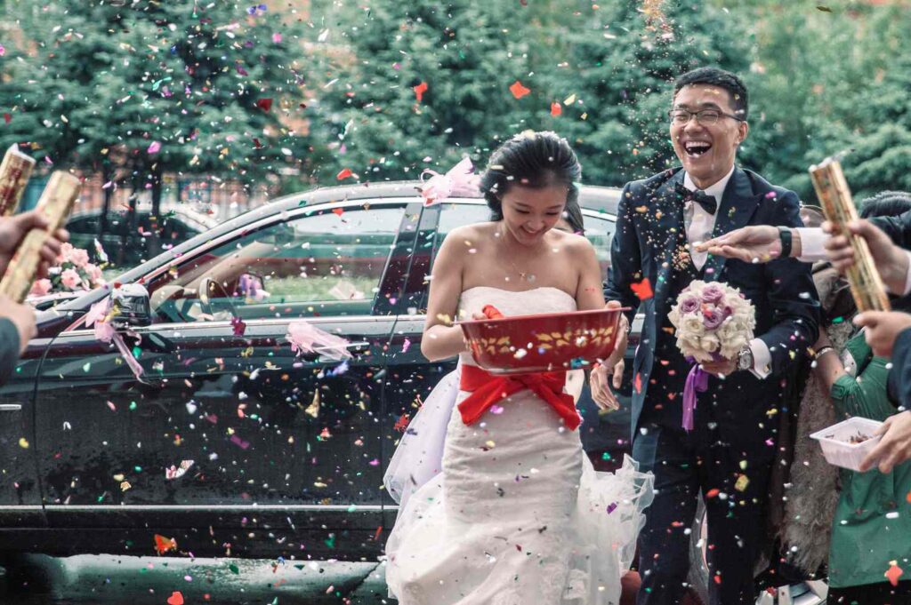 Top 10 Chinese Wedding Songs Party Entrance Songs 1 couple celebration while listening to their top 10 Chinese wedding songs